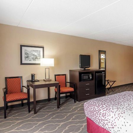 Best Western Inn At Blakeslee-Pocono Bagian luar foto