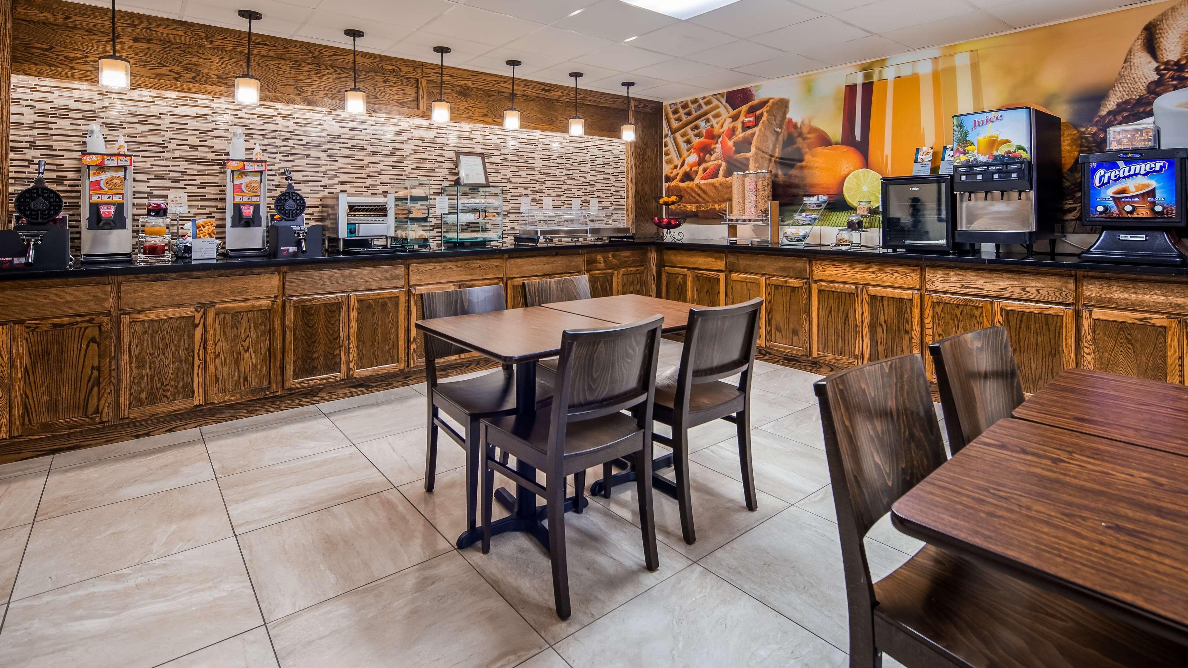 Best Western Inn At Blakeslee-Pocono Bagian luar foto