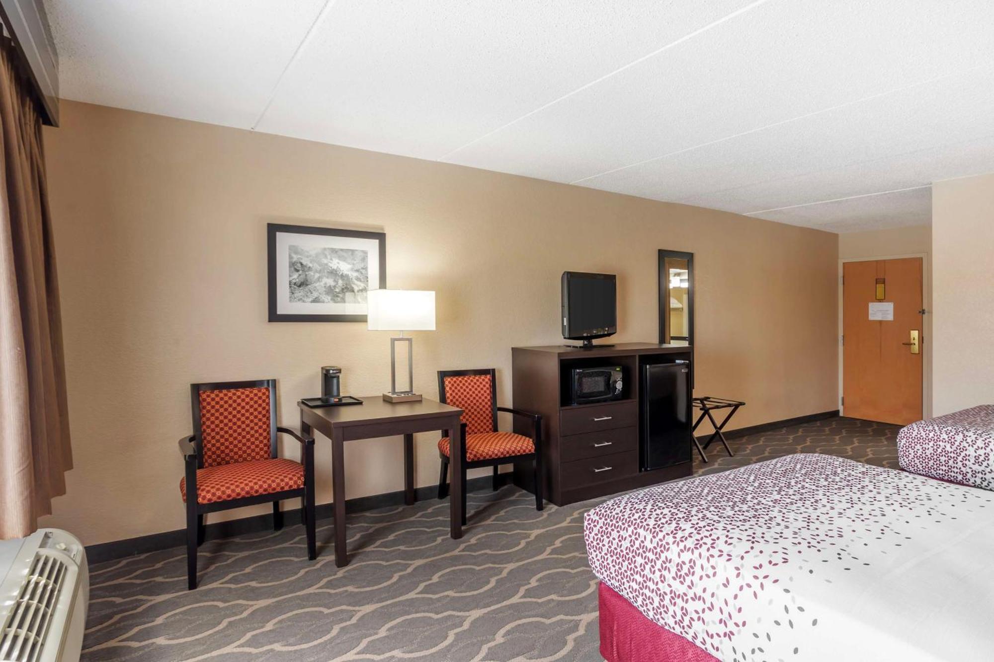 Best Western Inn At Blakeslee-Pocono Bagian luar foto