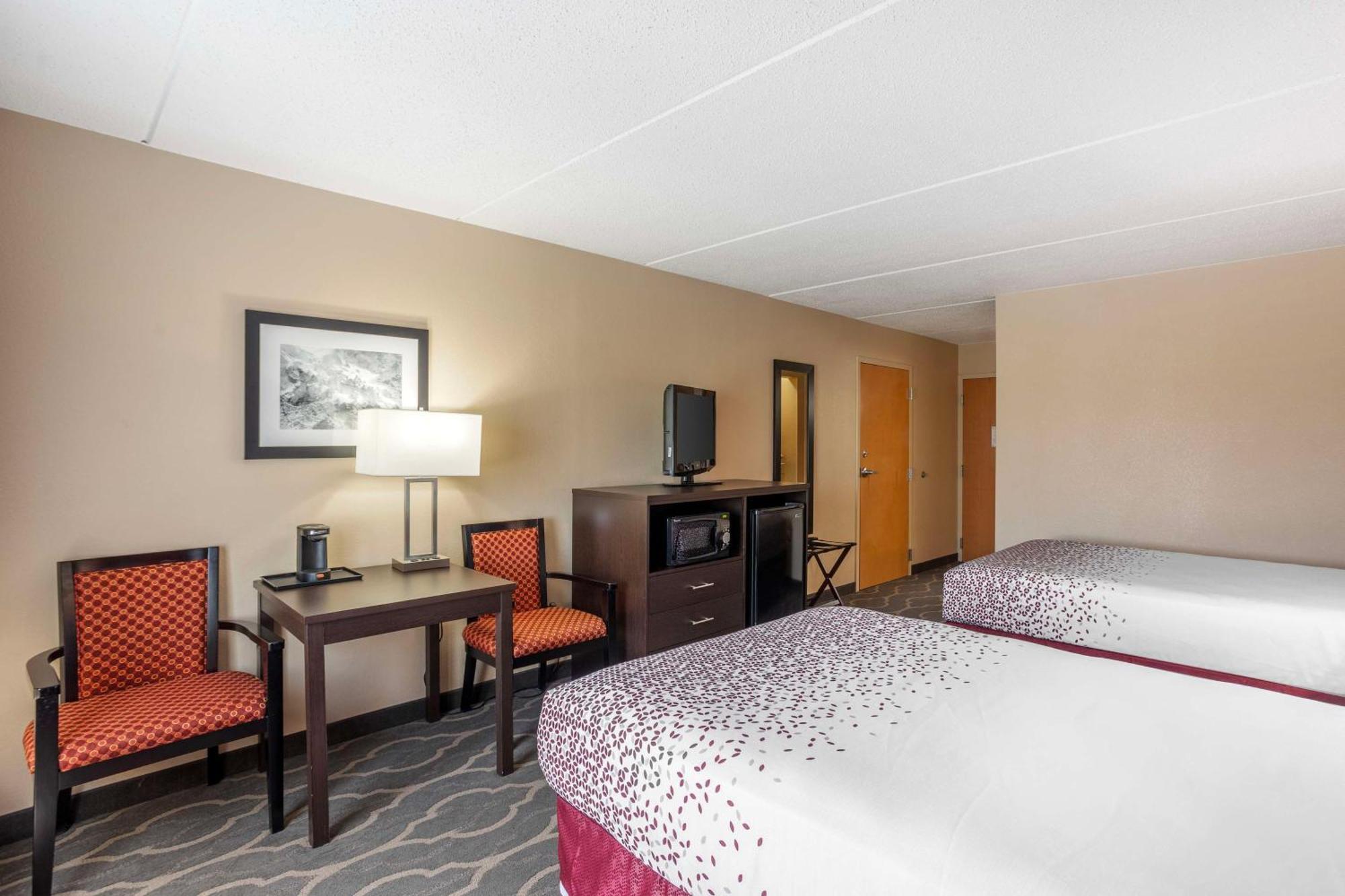 Best Western Inn At Blakeslee-Pocono Bagian luar foto
