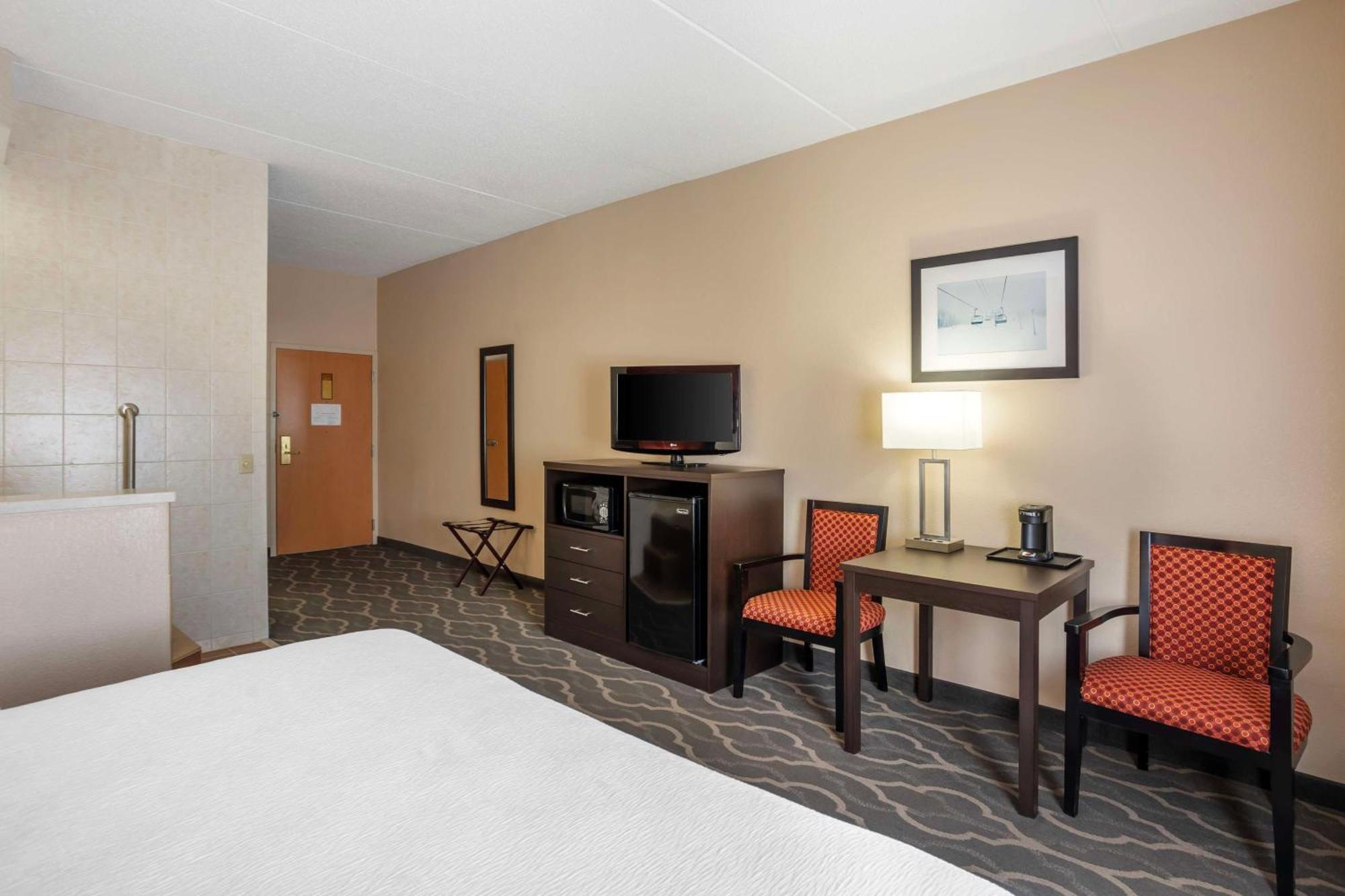Best Western Inn At Blakeslee-Pocono Bagian luar foto