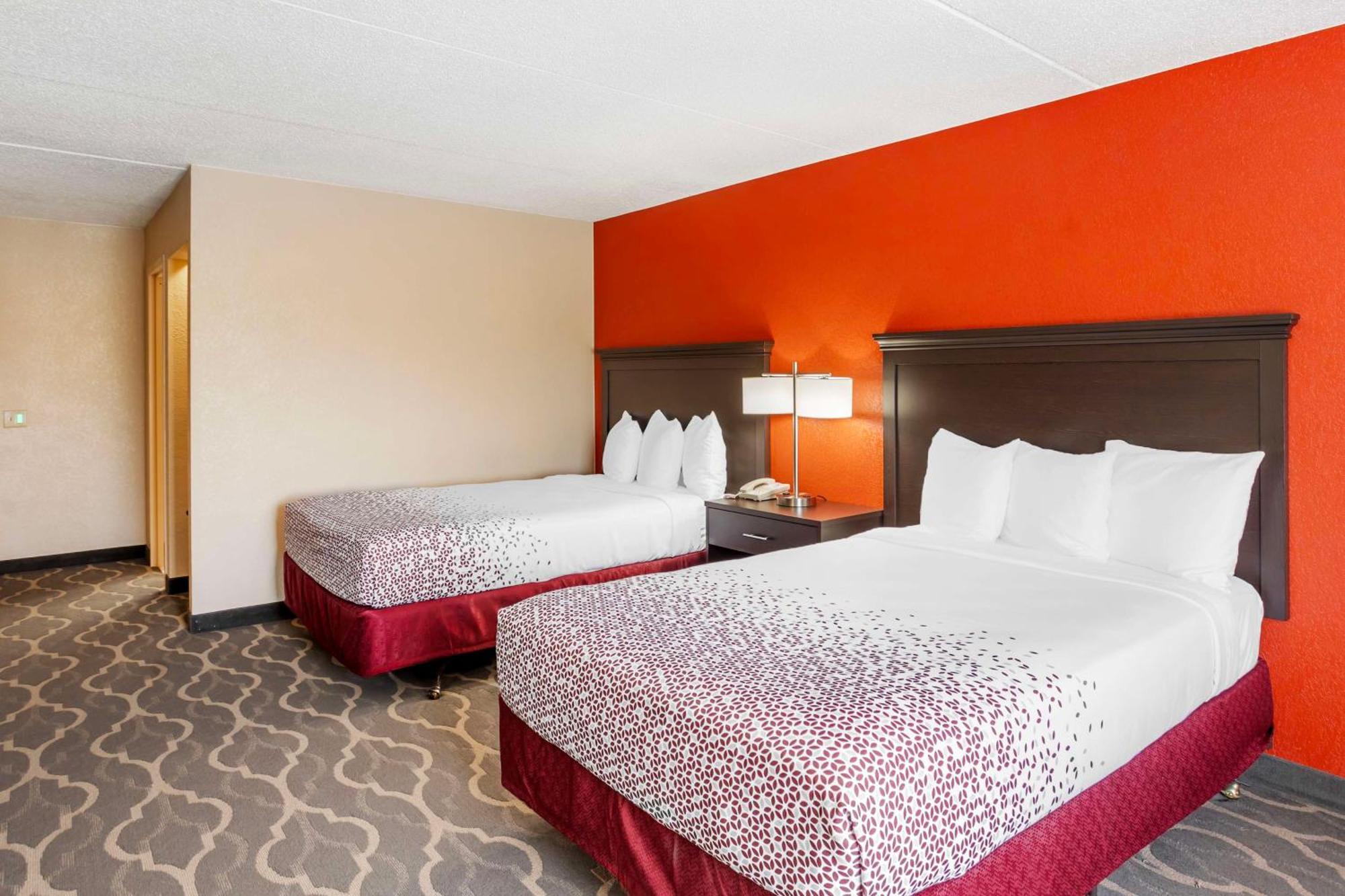 Best Western Inn At Blakeslee-Pocono Bagian luar foto