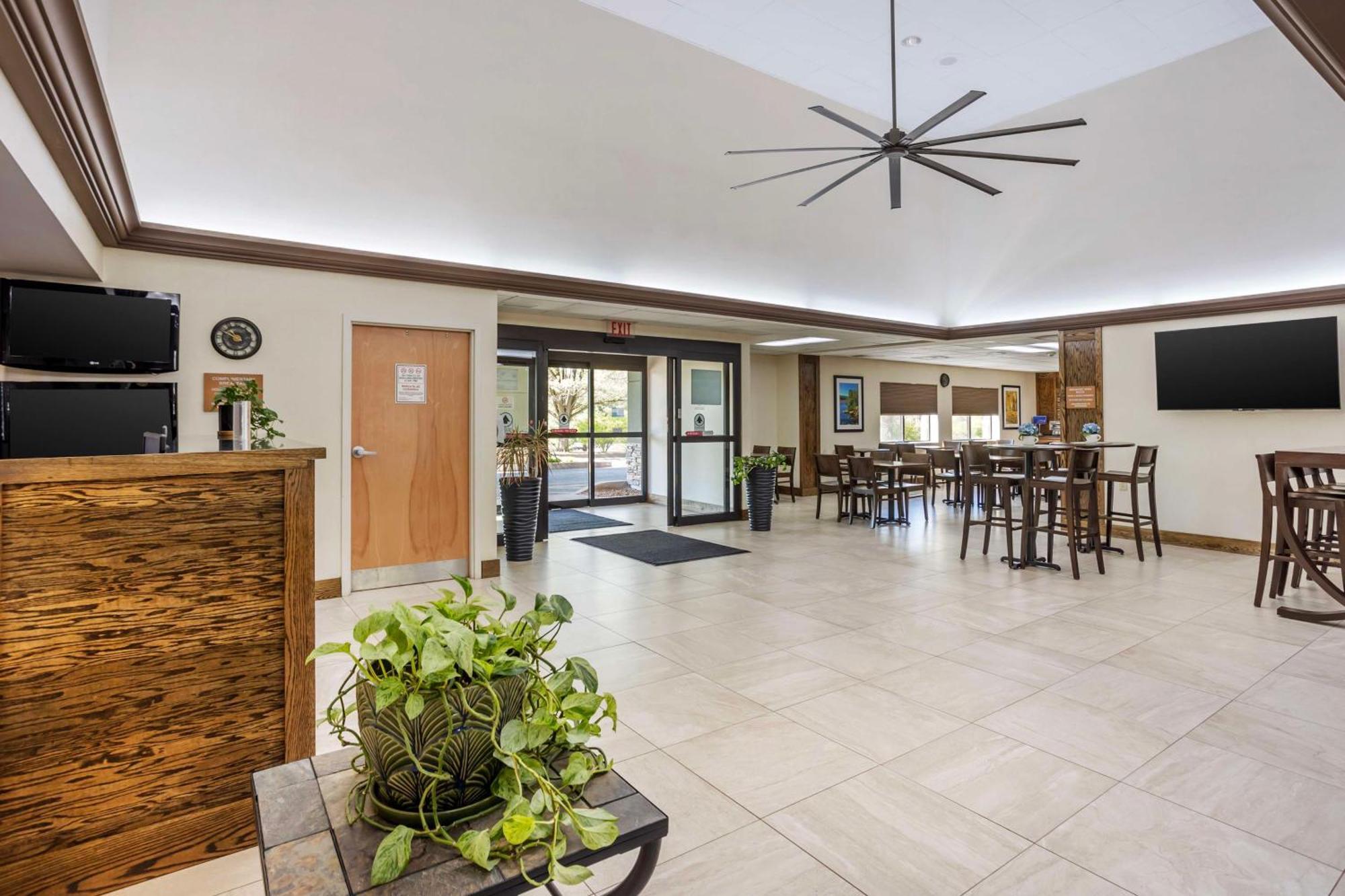 Best Western Inn At Blakeslee-Pocono Bagian luar foto