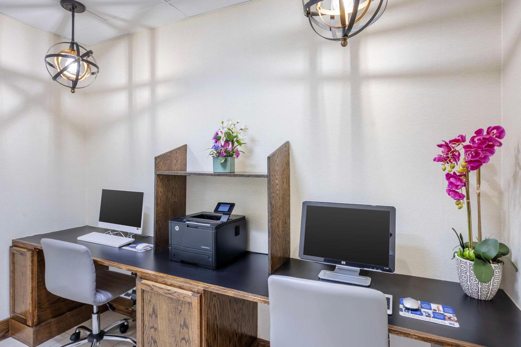 Best Western Inn At Blakeslee-Pocono Bagian luar foto